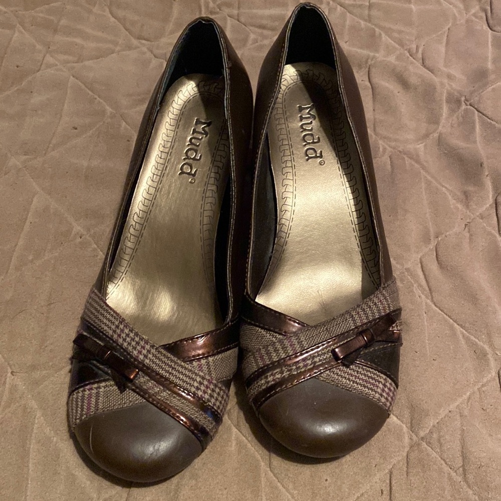 Mudd 2 inch heel shoes with houndstooth detail